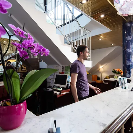 Helianthe Hotel Lurdy